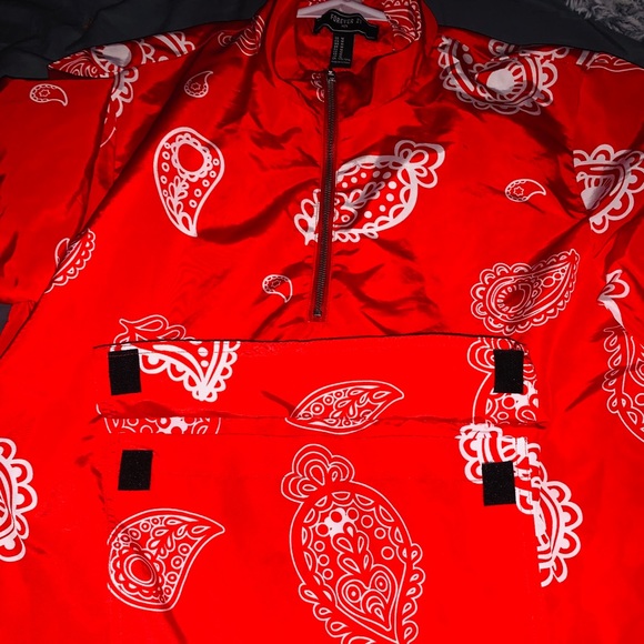 ❌(SOLD ELSEWHERE)❌
Sz.M Red&White Bandanna Pattern Forever 21 Hoody - Picture 6 of 7